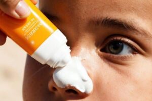 انتخاب ضد آفتاب بر اساس بافت و فرم | ضد آفتاب کرمی | ضد آفتاب فلوئیدی | تراست قسطی اسنپ پی